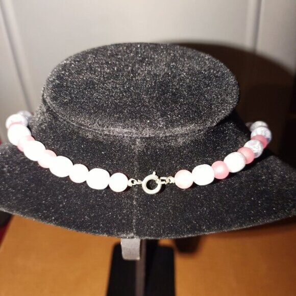 Vintage Pink & White Beaded Necklace With Round Beads & Spring Ring Clasp - Picture 3 of 4